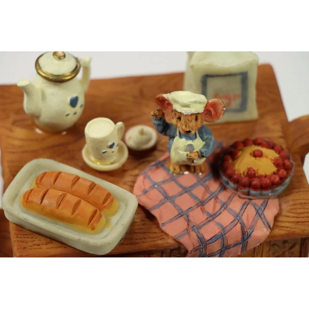Vintage Mouse Baker Kitchen Teapot Music Box Figurine Chef Cooking Novelty 90s